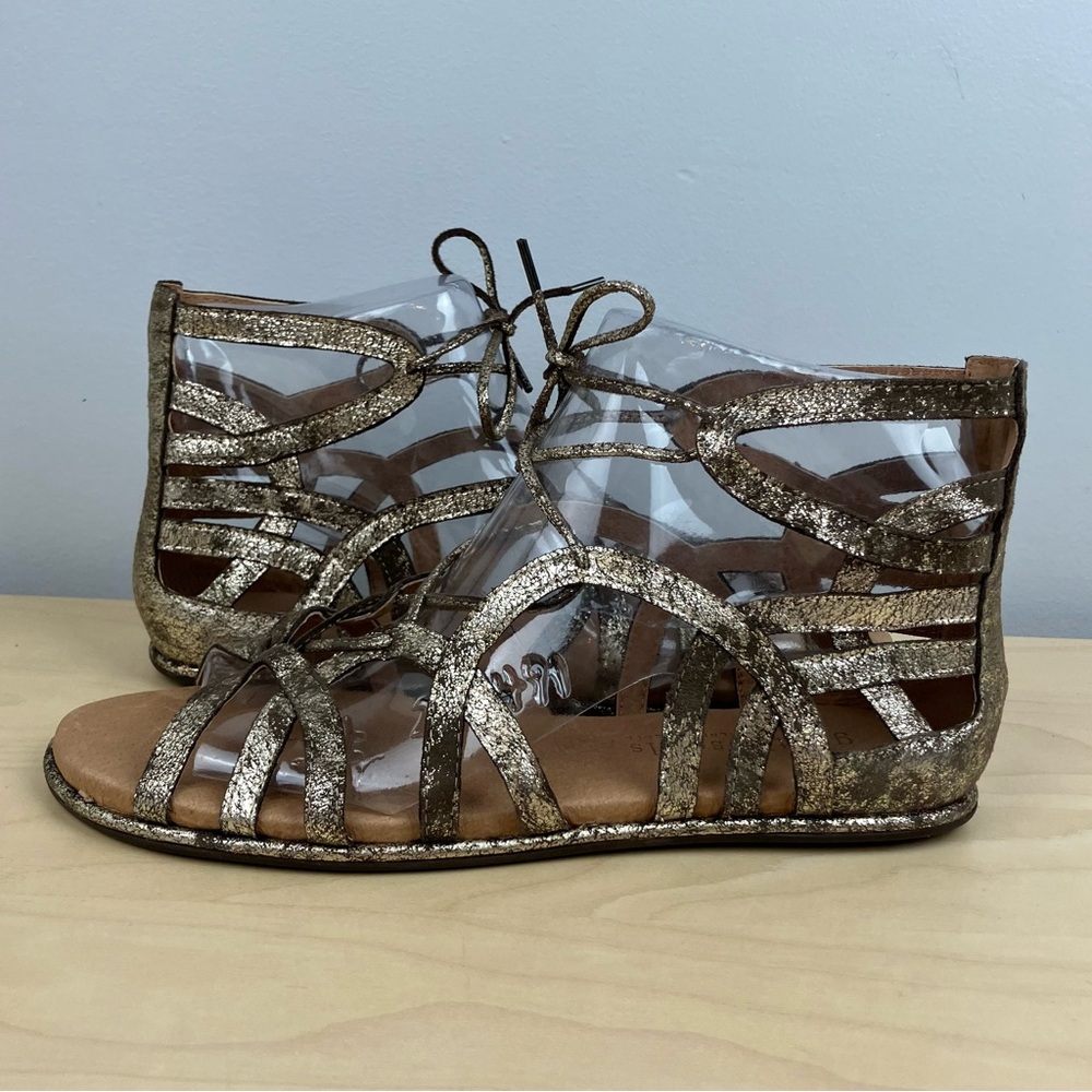 Gentle Souls Women’s Size 9.5 M Break My Heart 3 Gold Leather Gladiator Sandals - Picture 3 of 15